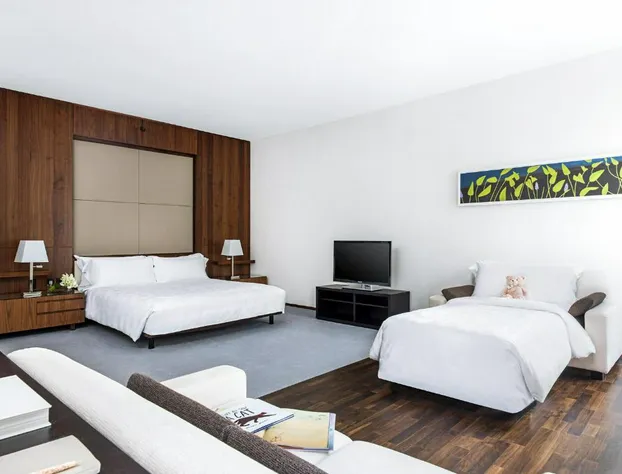 The Langham, New York, Fifth Avenue hotel detail image 4