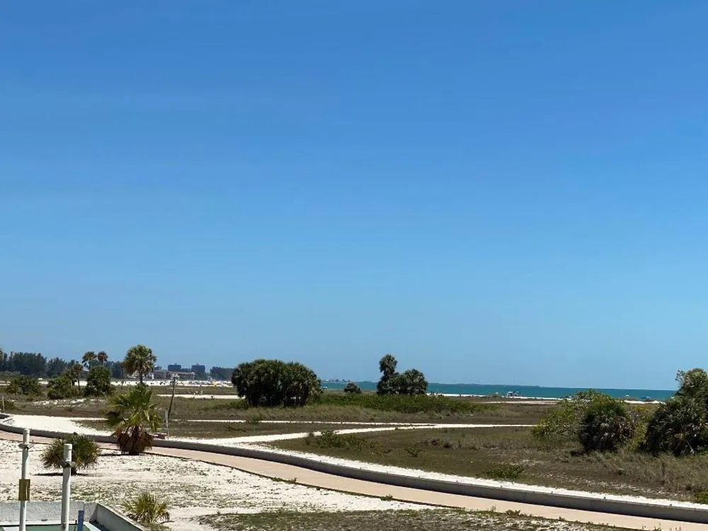 Beachside Resort Motel hotel hero