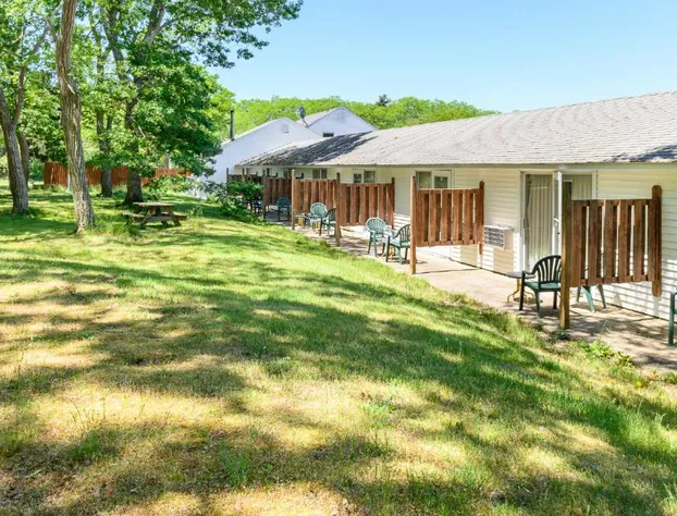 Blue Dolphin Inn hotel detail image 1