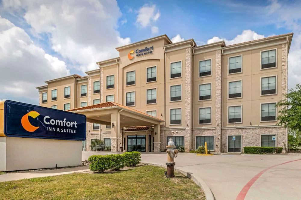 Comfort Inn & Suites Fort Worth - Fossil Creek hotel hero