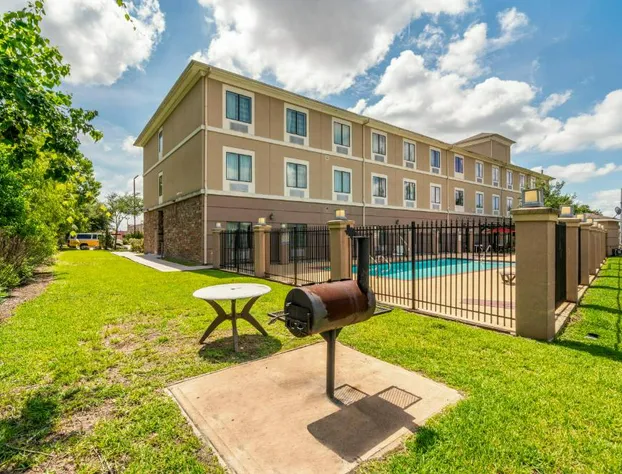 Rest Well Inn & Suites hotel detail image 3