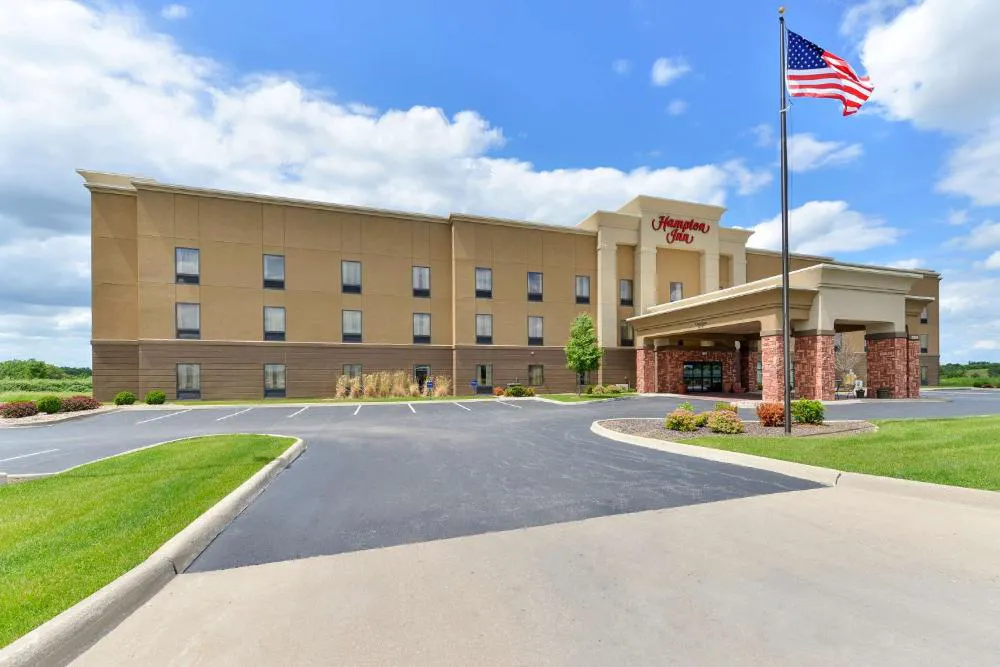 Hampton Inn Muscatine hotel hero