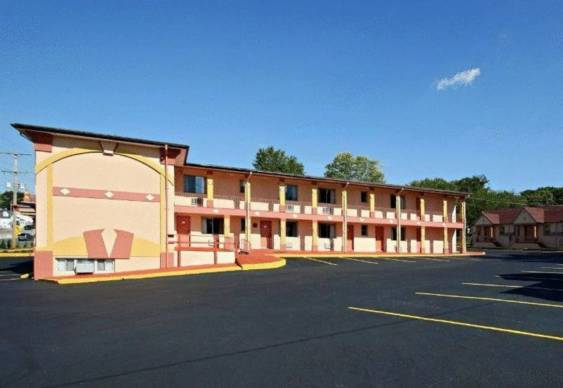 Regal Inn & Suites hotel hero