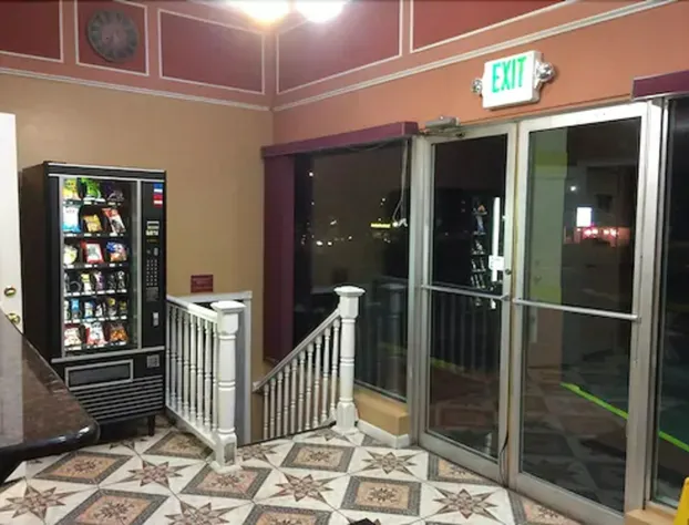 Regal Inn & Suites hotel detail image 4