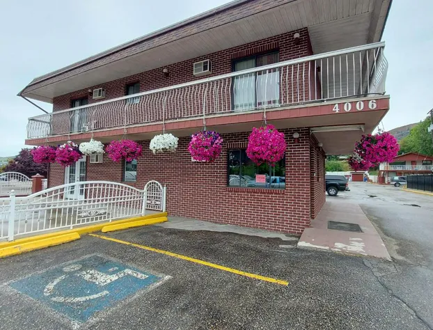 Canadas Best Value Inn & Suites Vernon hotel detail image 2