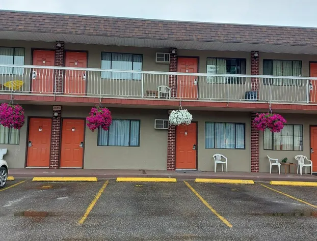 Canadas Best Value Inn & Suites Vernon hotel detail image 3