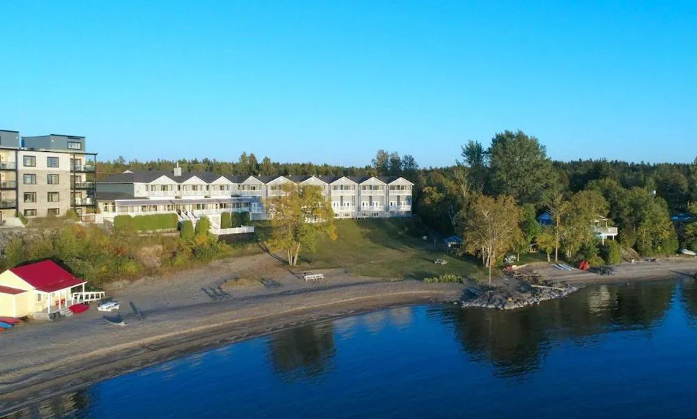 Auberge des Îles hotel hero