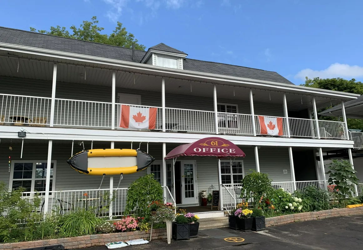 Midtown Motel & Suites hotel hero