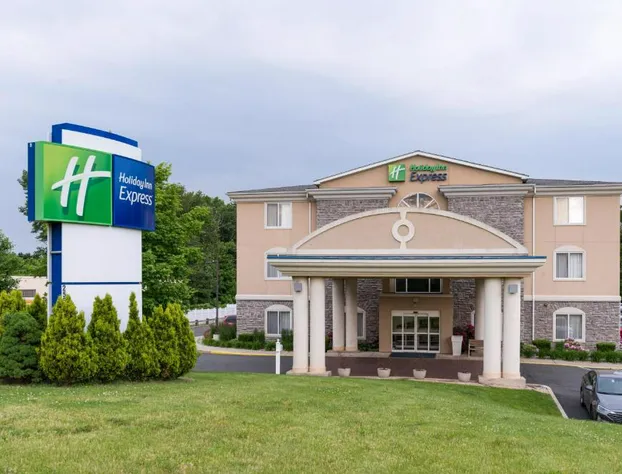 Holiday Inn Express Hartford – Newington, by IHG hotel detail image 1