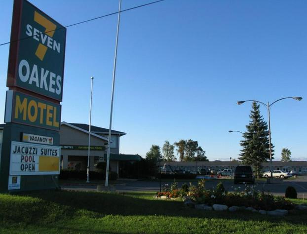 Seven Oakes Motel hotel detail image 4