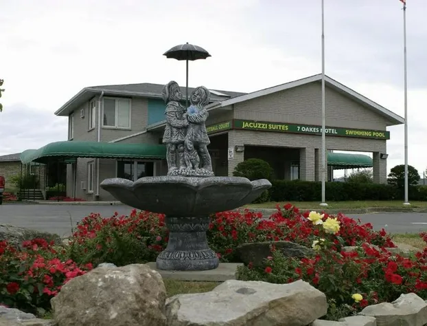 Seven Oakes Motel hotel detail image 3