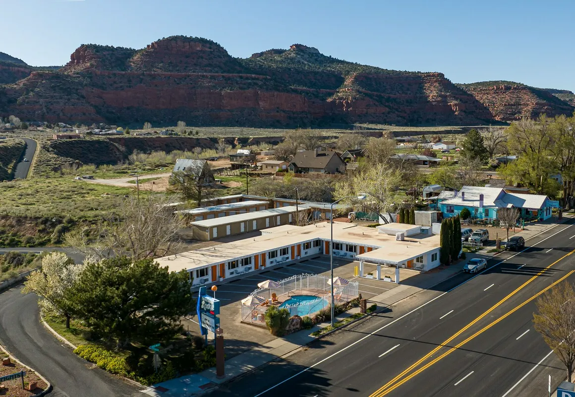 Quail Park Lodge hotel hero