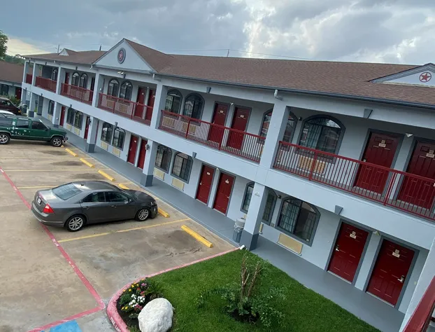 Scottish inns & suites hotel detail image 1