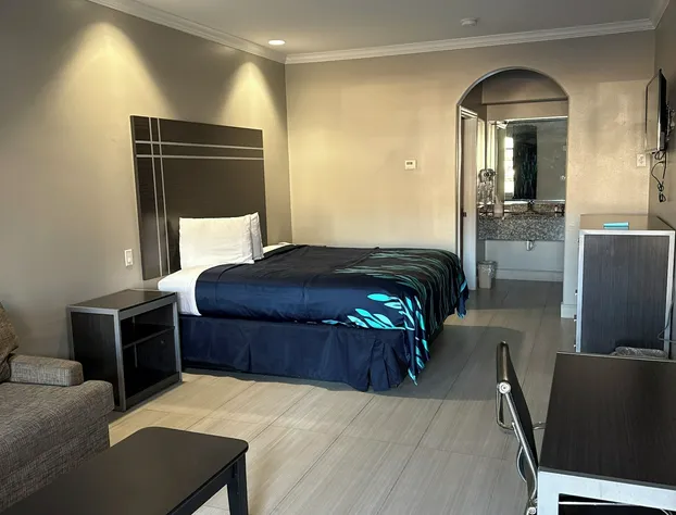 Scottish inns & suites hotel detail image 4