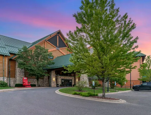 Three Bears Waterpark Resort Near Tomah, Ascend Collection Hotel hotel detail image 3