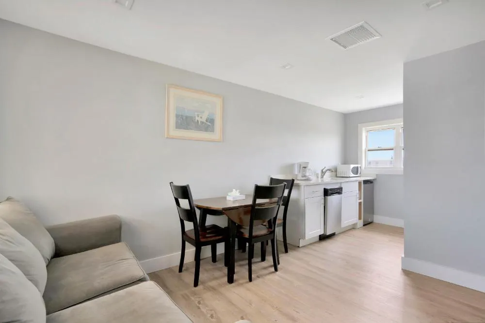 A Wave Inn hotel hero