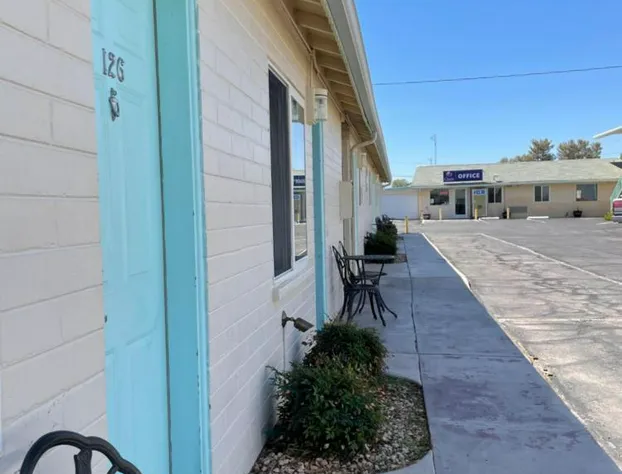 Howard Johnson by Wyndham Ridgecrest, CA hotel detail image 2