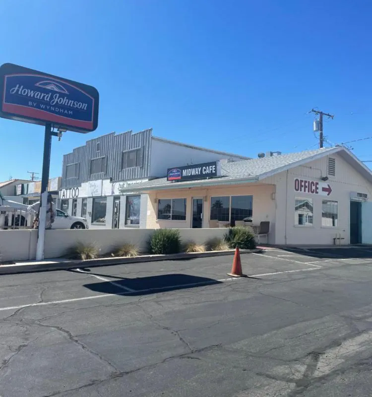 Howard Johnson by Wyndham Ridgecrest, CA hotel hero