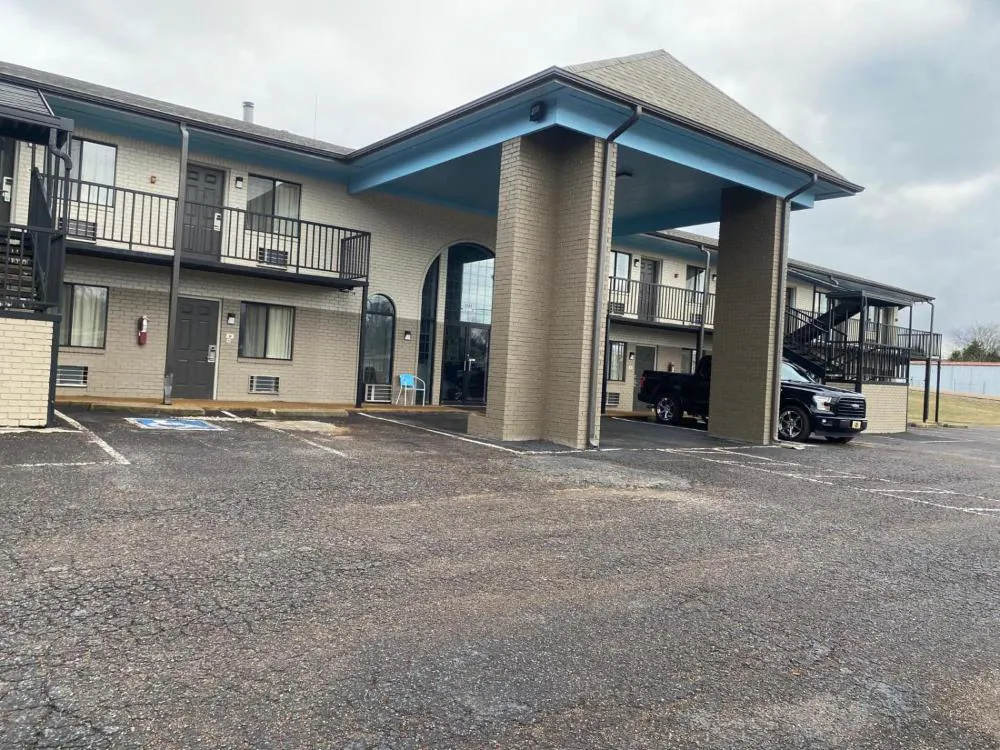 Savannah Lodge hotel hero