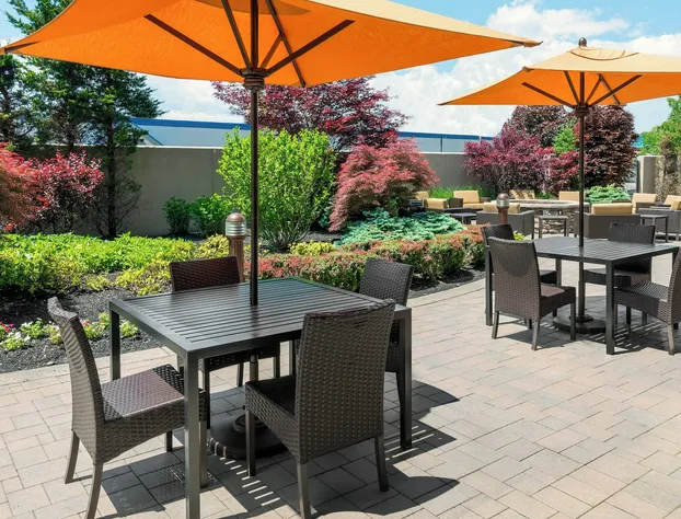 Courtyard Buffalo Airport hotel detail image 2