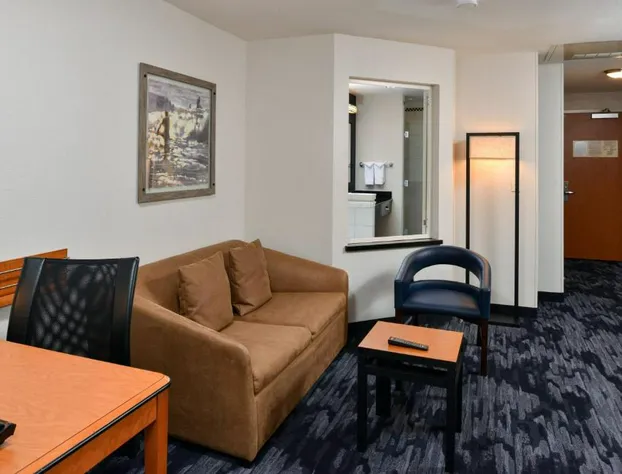 Fairfield Inn & Suites Santa Cruz - Capitola hotel detail image 3