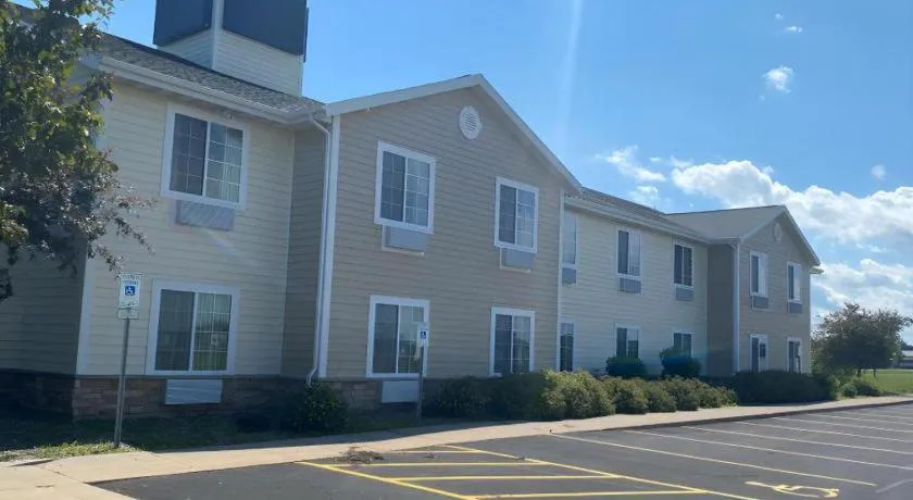 AmericInn by Wyndham Oshkosh hotel hero