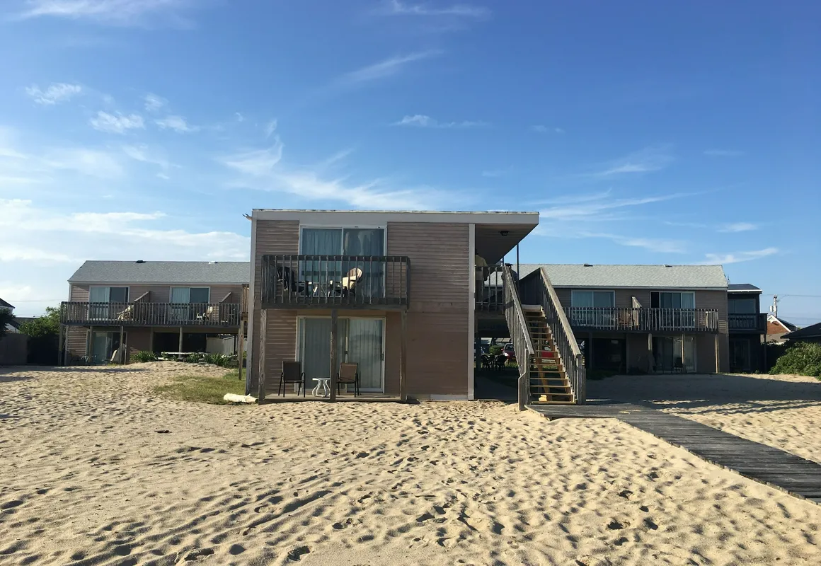 Beachfront White Sands hotel hero