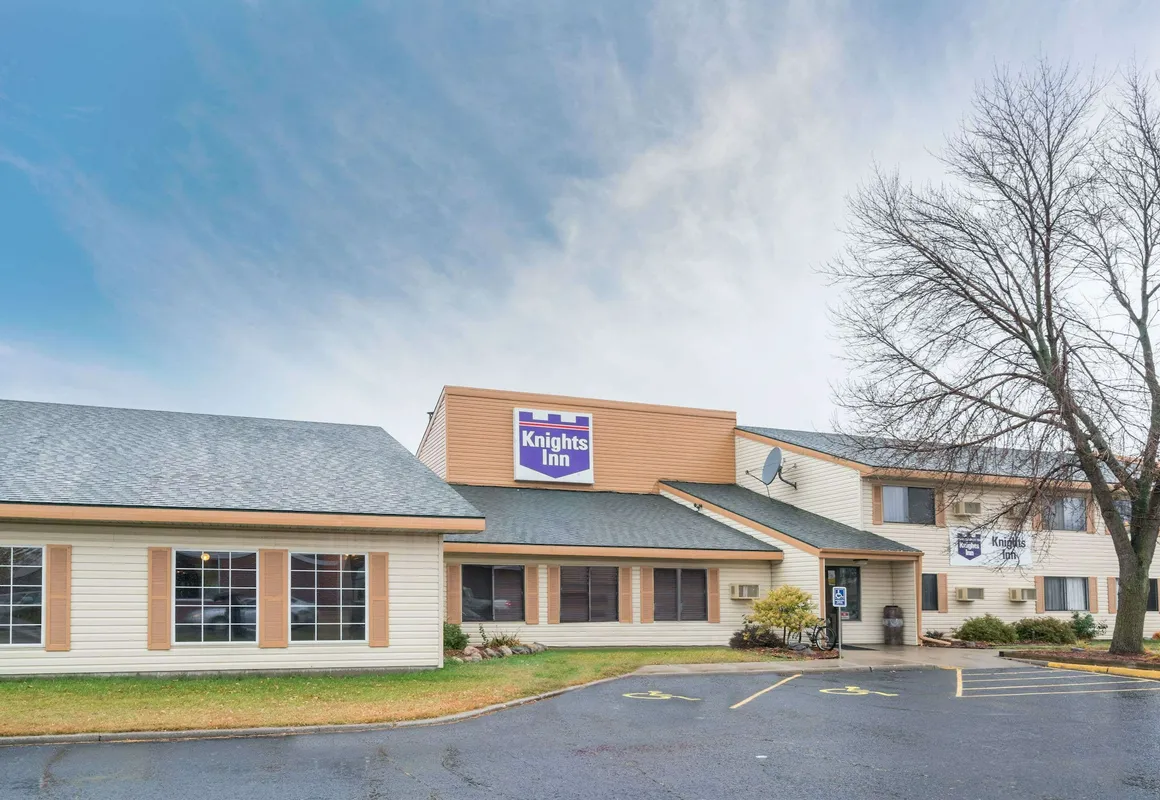 Knights Inn Litchfield hotel hero