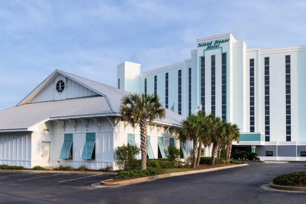 Island House Hotel Orange Beach - a DoubleTree by Hilton hotel hero