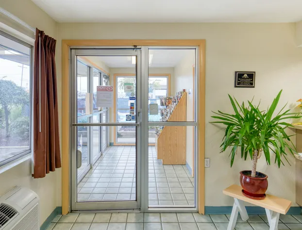 Days Inn by Wyndham New Philadelphia hotel detail image 4