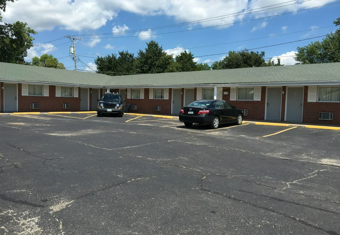 Guest House Motel hotel hero