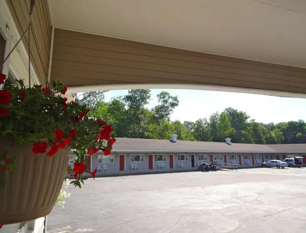 Gorham Motor Inn hotel detail image 3