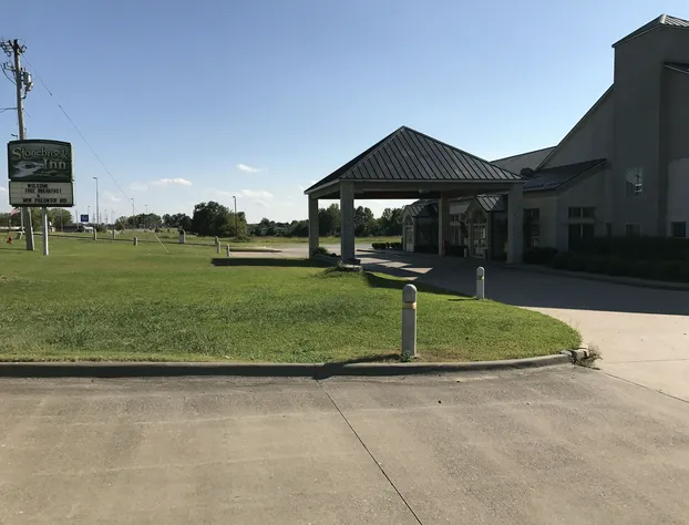 Days Inn by Wyndham Grove hotel detail image 1