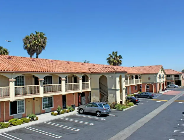 Crystal Inn Suites & Spas hotel detail image 4