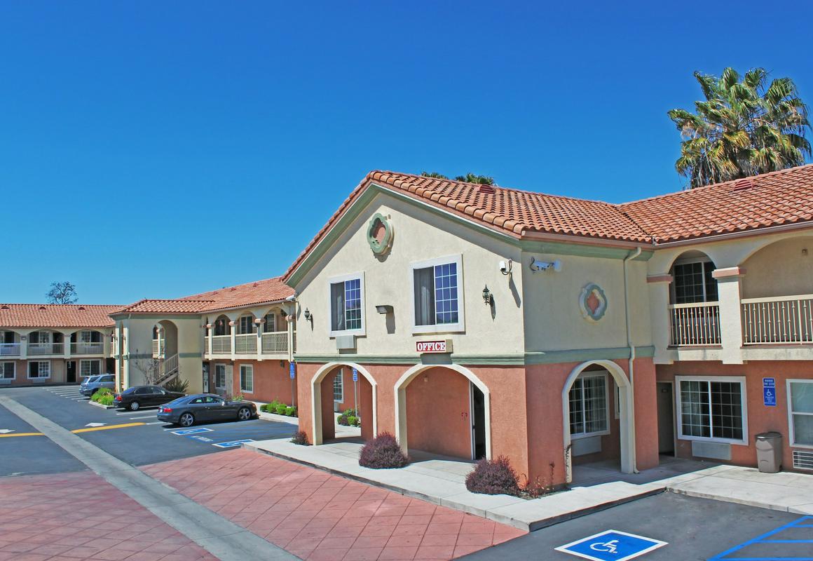 Crystal Inn Suites & Spas hotel hero