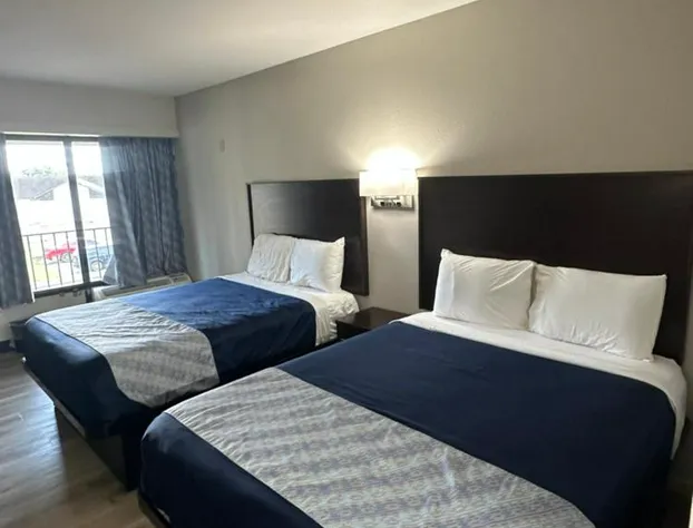 Oakwood Inn hotel detail image 2