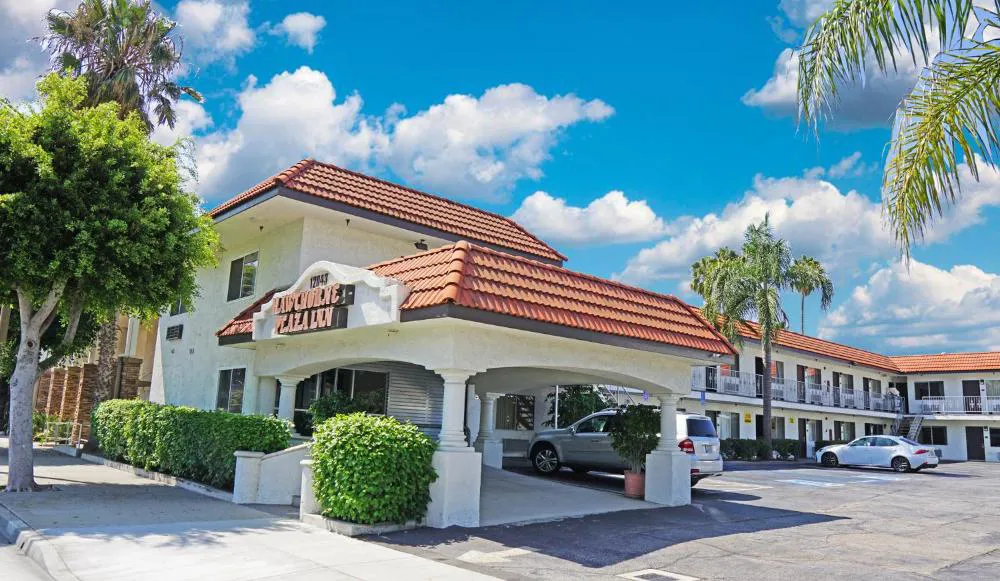 Hawthorne Plaza Inn hotel hero