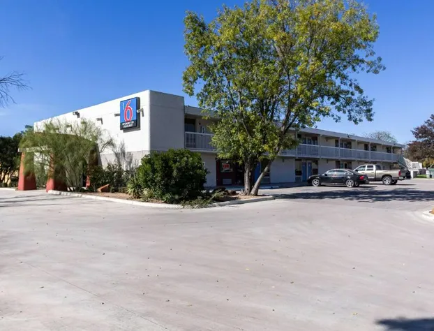 Motel 6 Uvalde, TX hotel detail image 2