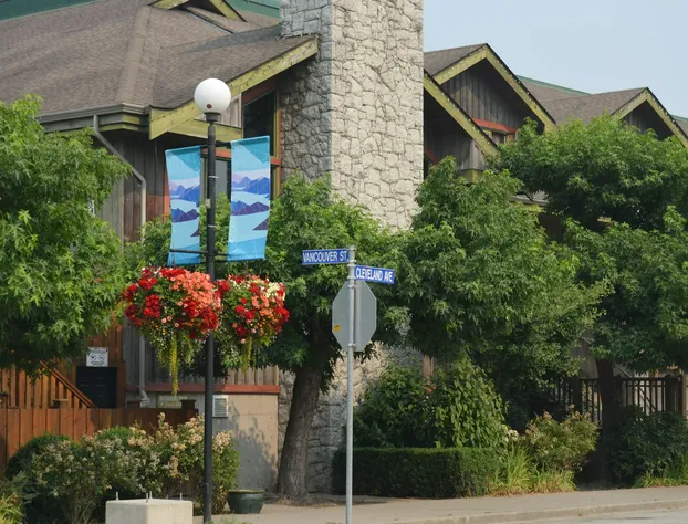 Howe Sound Inn & Brewing Company hotel detail image 1