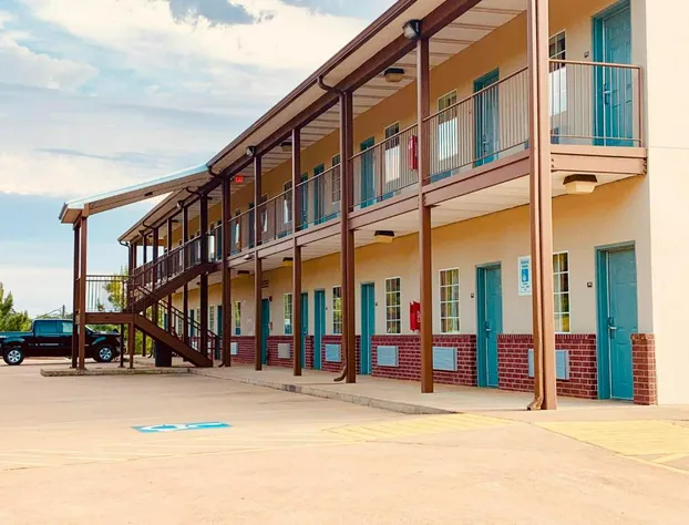 Weston Inn & Suites hotel detail image 1