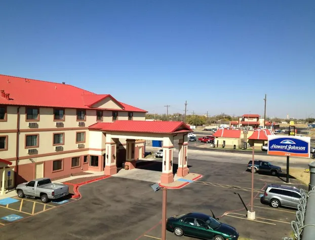 Howard Johnson by Wyndham Lubbock TX hotel detail image 4