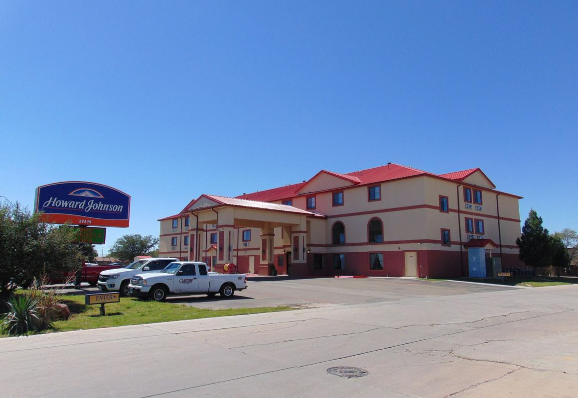 Howard Johnson by Wyndham Lubbock TX hotel hero