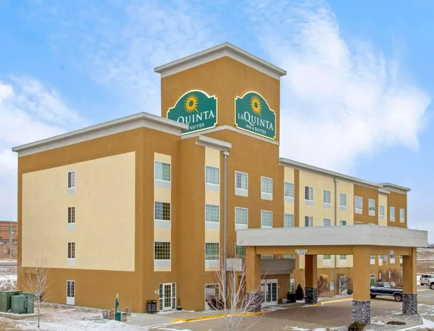 La Quinta Inn & Suites by Wyndham Dickinson hotel detail image 4