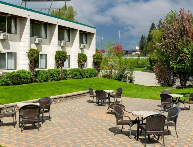 Prestige Riverside Lodge hotel detail image 2