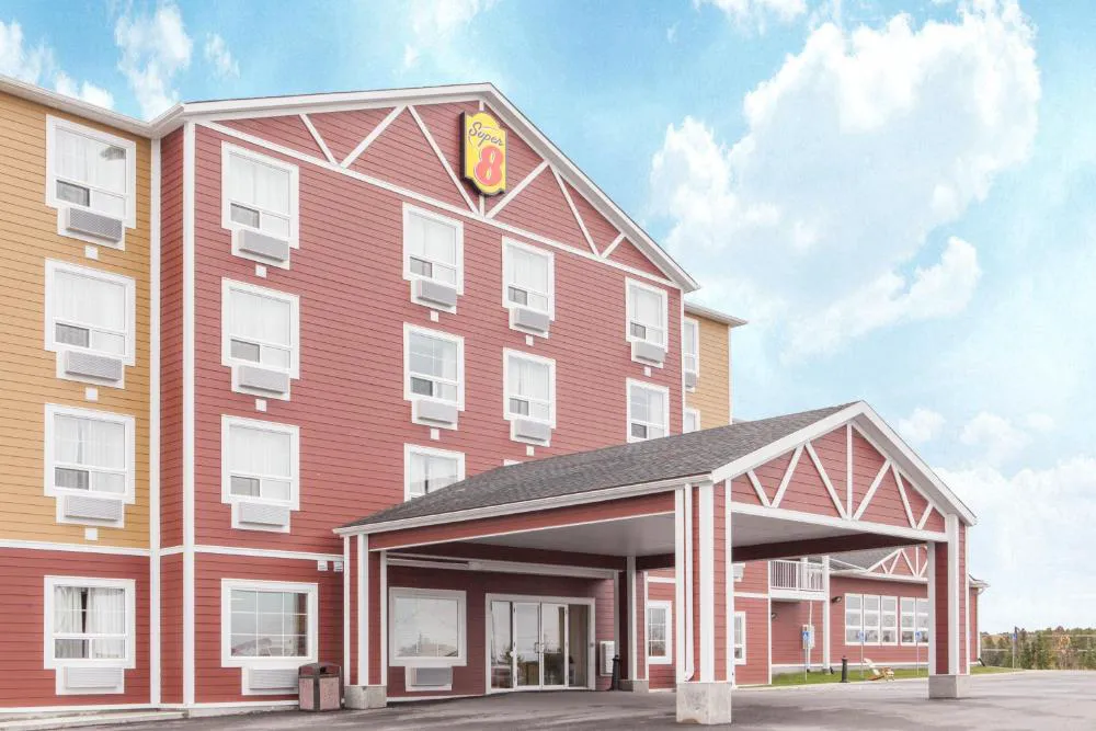 Super 8 by Wyndham Red Lake ON hotel hero