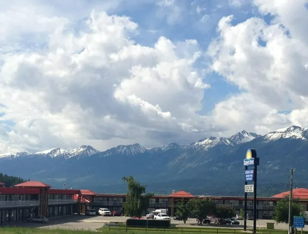 Days Inn by Wyndham Golden hotel detail image 1