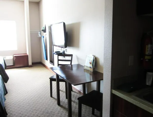 Bell's Extended Stay and Suites hotel detail image 4