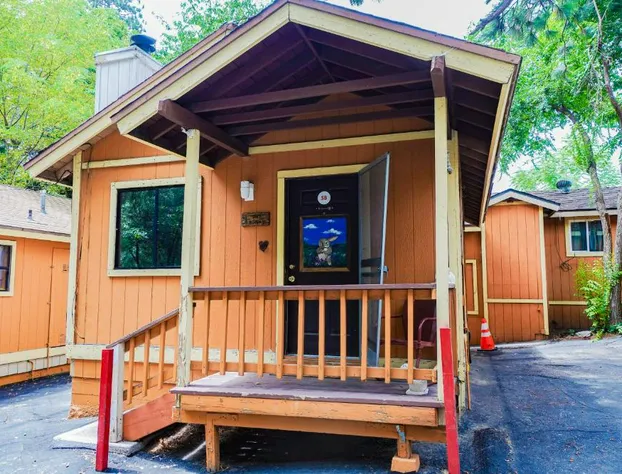 Sleepy Hollow Cabins and Hotel hotel detail image 2