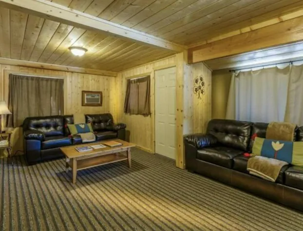 Sleepy Hollow Cabins and Hotel hotel detail image 4