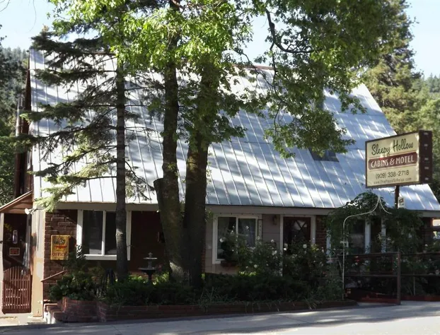 Sleepy Hollow Cabins and Hotel hotel detail image 2